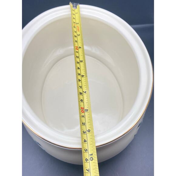 Lenox Winter Greetings Lidded Casserole Serving Dish 2QT Cardinal 870601 9.75" - Picture 14 of 14